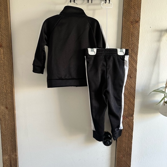 Reebok 18-24 Month Unisex Track Suit Outfit Full Zip Jacket & Jogger Black White - Picture 7 of 8